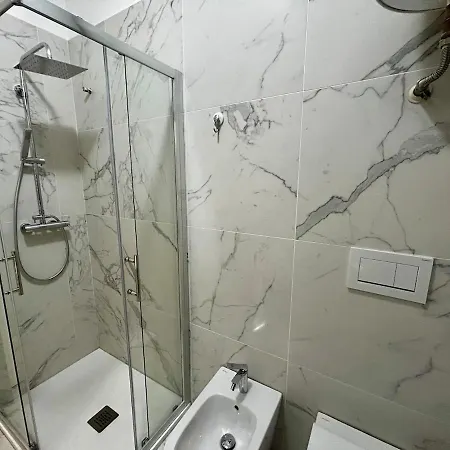 Luxury Krystal In Center Of *